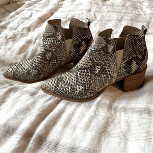 Dolce Vita Women’s Python Leather Booties size 6